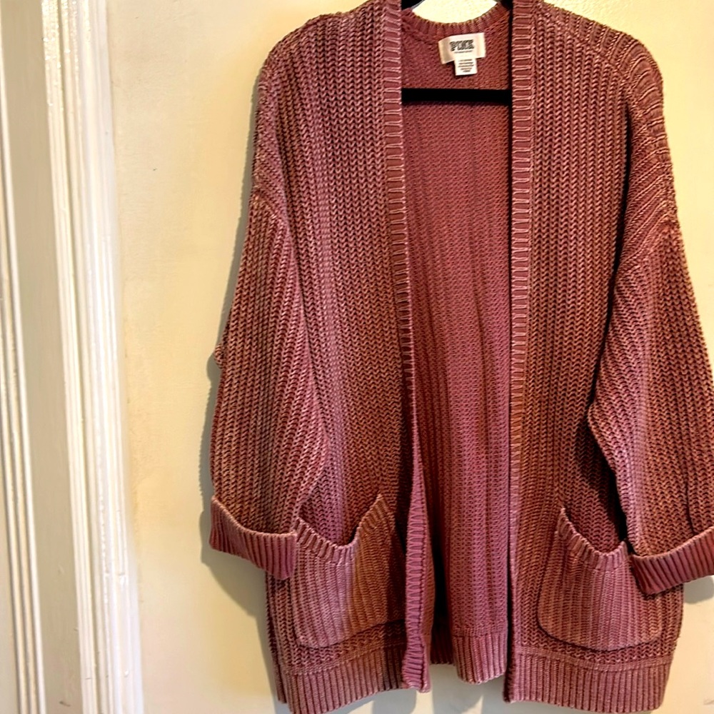 Ladies shell sweater by PINK worn only twice excellent condition
